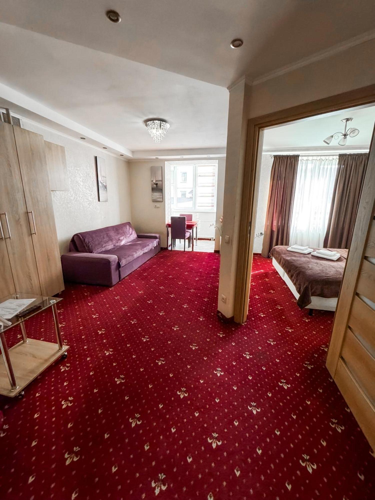 Apartments Deluxe Ivano-Frankivsk Eksteriør billede