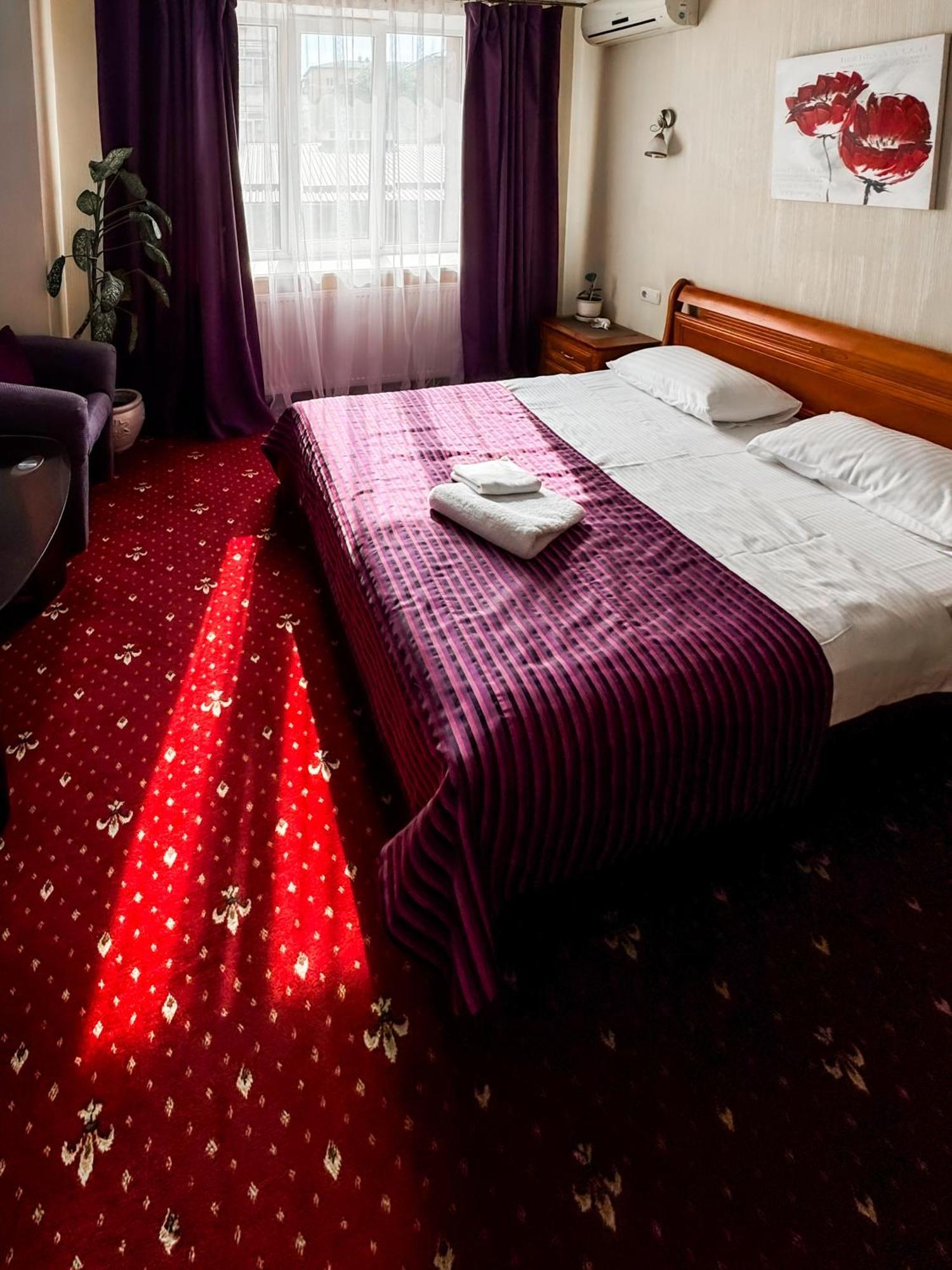 Apartments Deluxe Ivano-Frankivsk Eksteriør billede